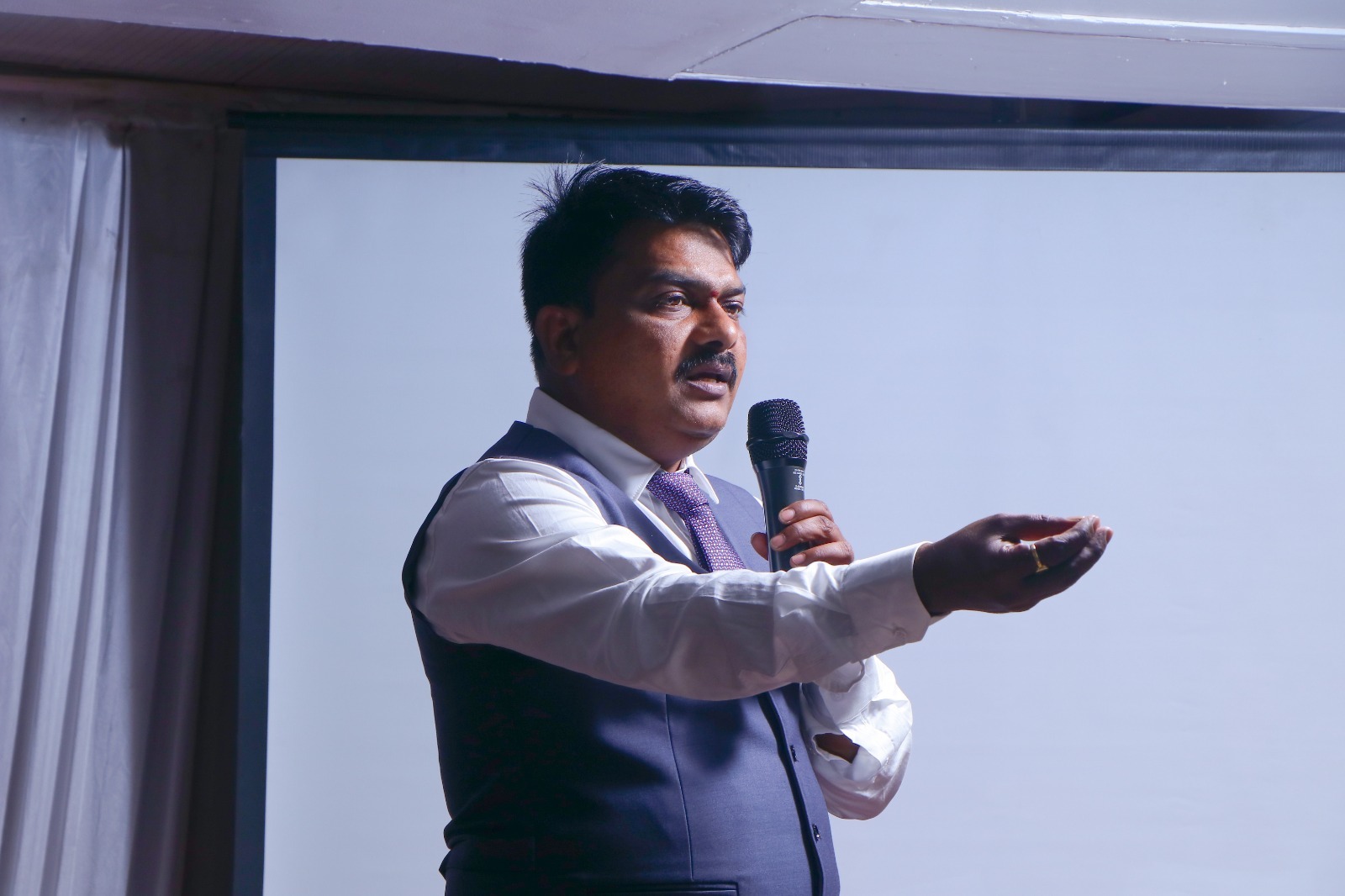 Jitendra Pawar — Debt Management Consultation Satara